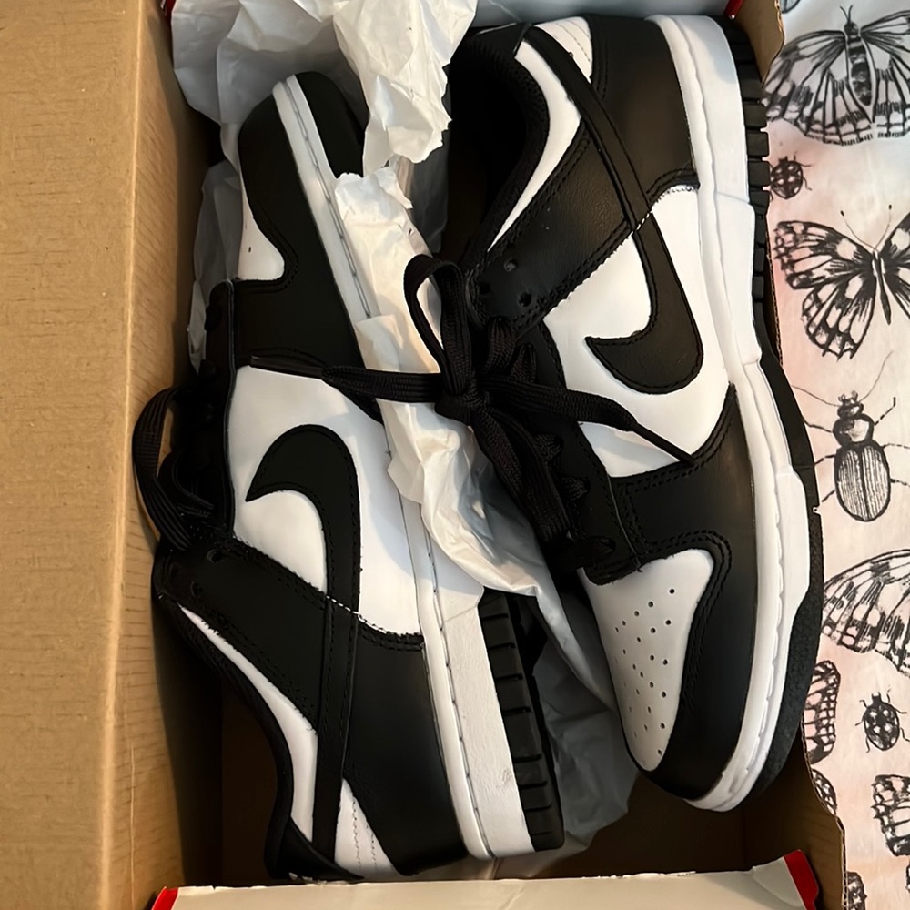 Black low nike dunks. BRAND NEW
